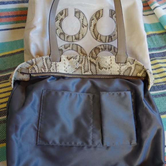 COACH Audrey soft smooth and supple cream leather tote w/snakeskin trim/dustbag - Picture 7 of 15